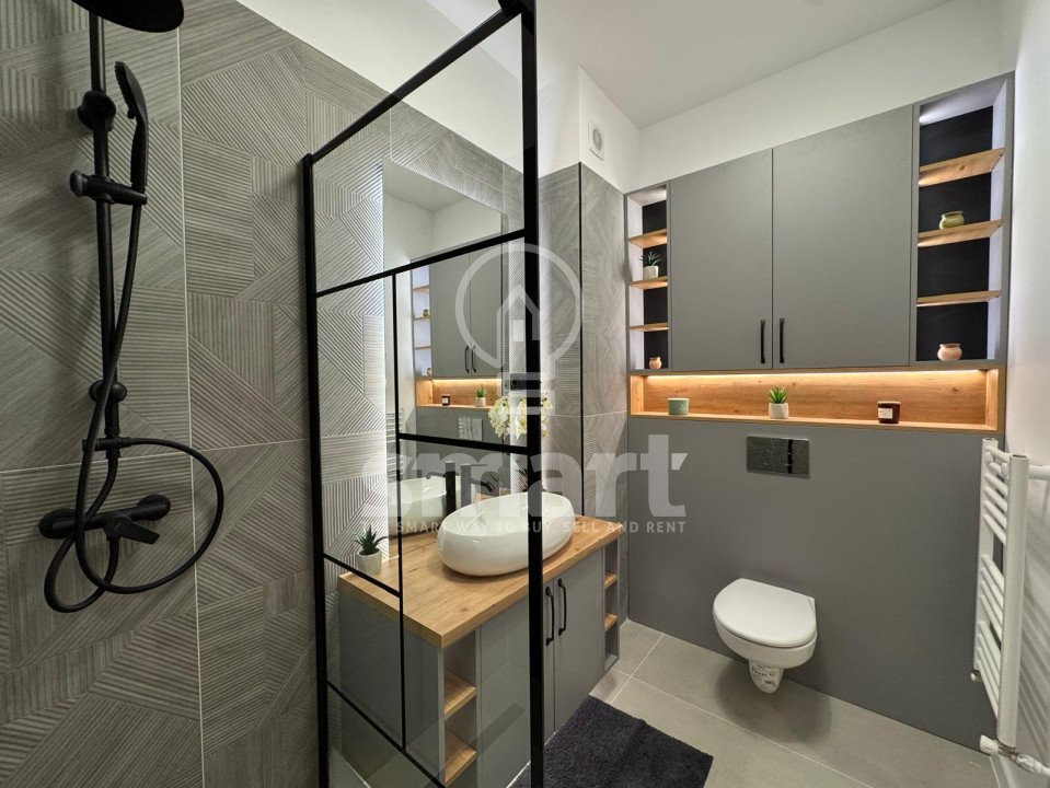 Apartament 3camere , ultrafinisat, zona Eroilor , Floresti