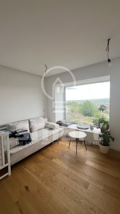 Duplex cu 4 camere, 178 mp utili, cu garaj, panoramă superbă, zona Voronet