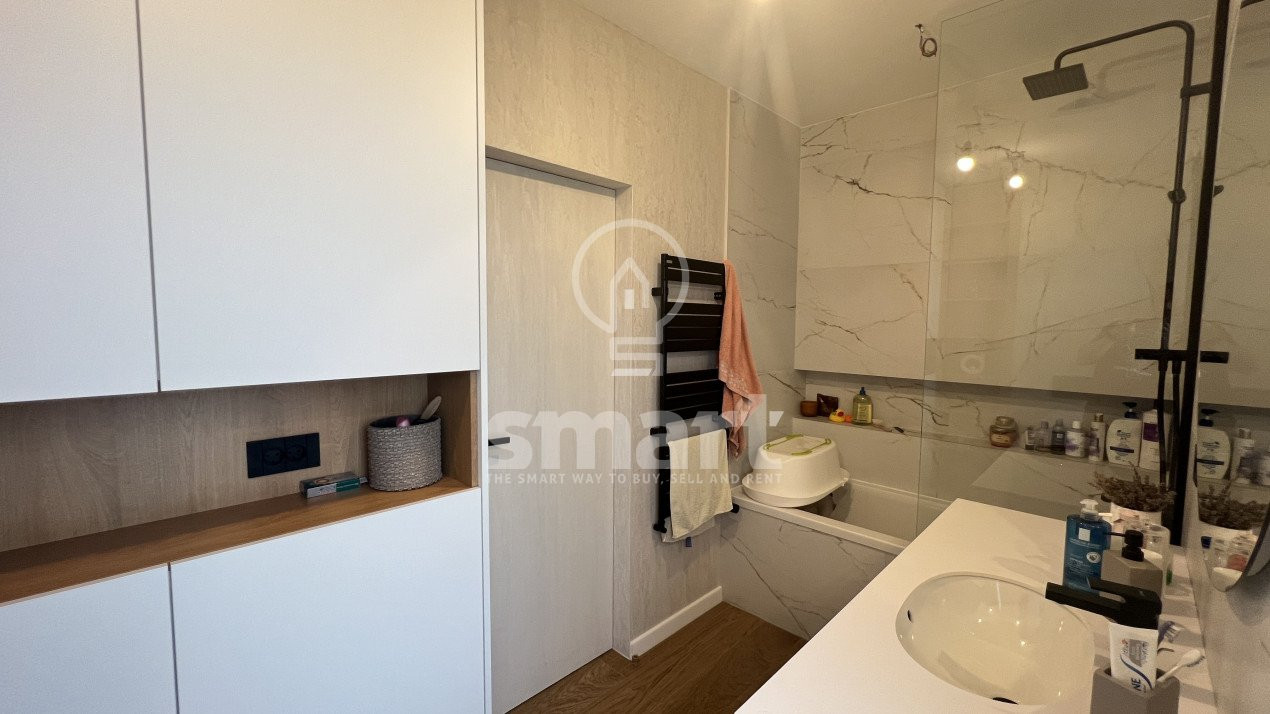 Duplex cu 4 camere, 178 mp utili, cu garaj, panoramă superbă, zona Voronet