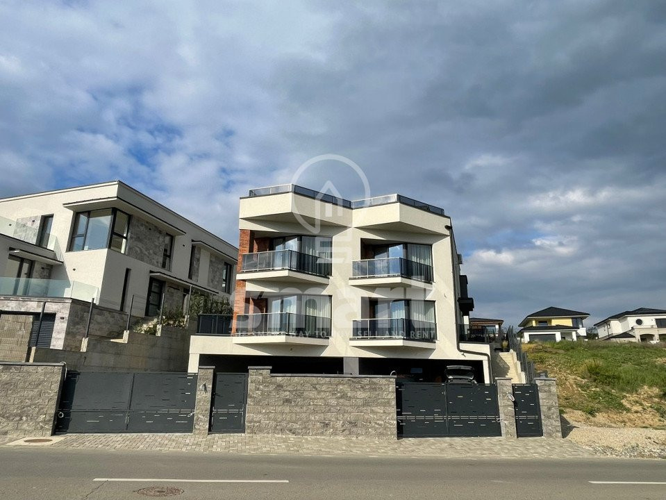 Duplex cu 4 camere, 178 mp utili, cu garaj, panoramă superbă, zona Voronet