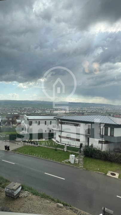Duplex cu 4 camere, 178 mp utili, cu garaj, panoramă superbă, zona Voronet