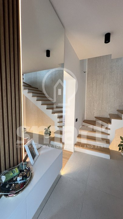 Duplex cu 4 camere, 178 mp utili, cu garaj, panoramă superbă, zona Voronet