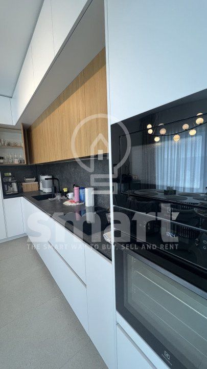Duplex cu 4 camere, 178 mp utili, cu garaj, panoramă superbă, zona Voronet