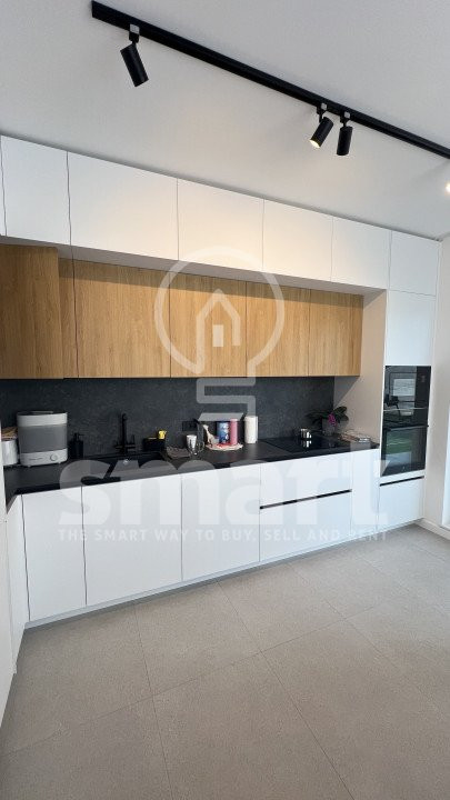 Duplex cu 4 camere, 178 mp utili, cu garaj, panoramă superbă, zona Voronet