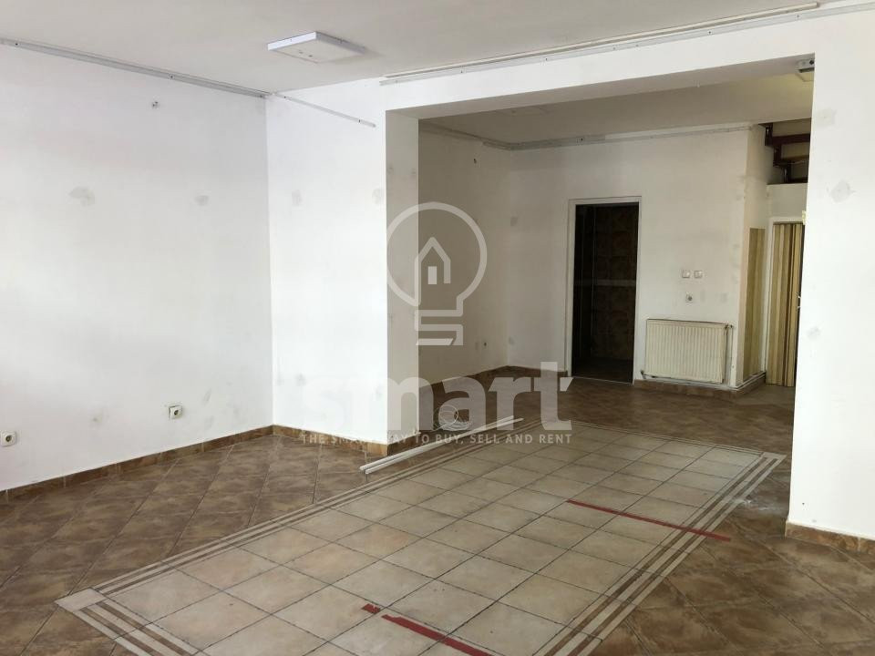 Casa cu spatiu comercial si locuinta 100 mp, strada Motilor 