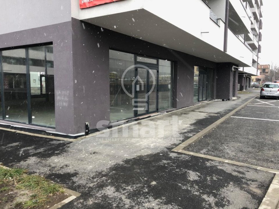 Spatiu comercial , parter de bloc nou, vitrina generoasa