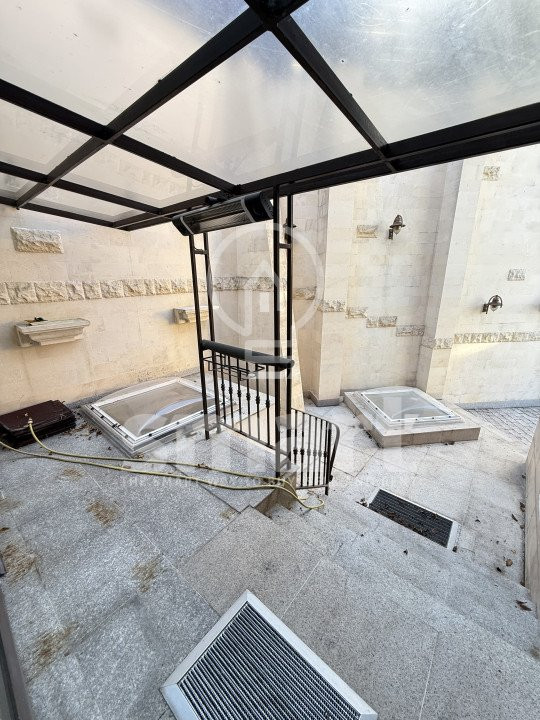 Casa cu 2 unitati locative 