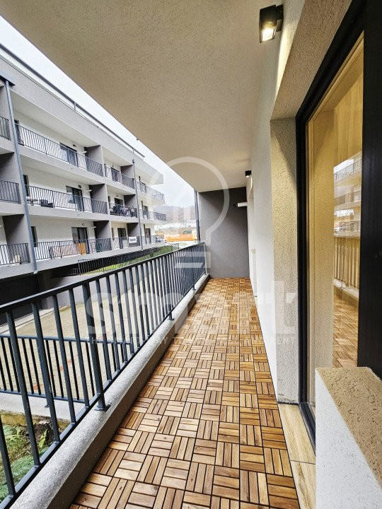 Apartament 3 camere ,terasa 9 mp. zona Terra + parcare 