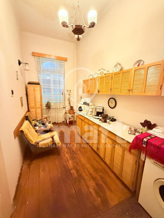 Casă în centrul istoric cu spațiu comercial și parcare proprie Zona 0