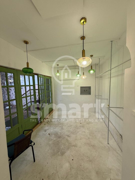 Casă în centrul istoric cu spațiu comercial și parcare proprie Zona 0