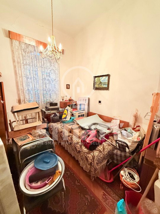 Casă în centrul istoric cu spațiu comercial și parcare proprie Zona 0