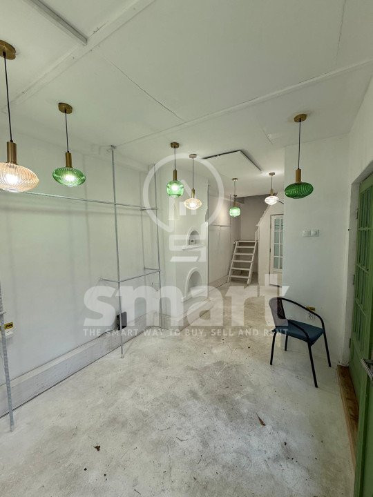 Casă în centrul istoric cu spațiu comercial și parcare proprie Zona 0