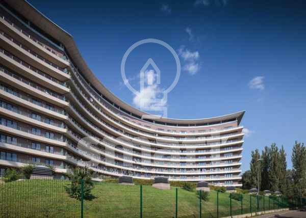 Apartament 2 camere 66 mp Plopilor bloc semiluna