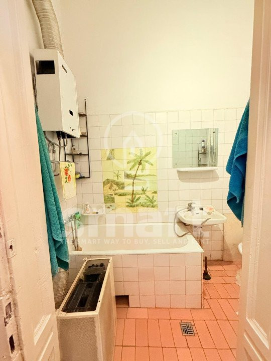 Casă în centrul istoric cu spațiu comercial și parcare proprie Zona 0