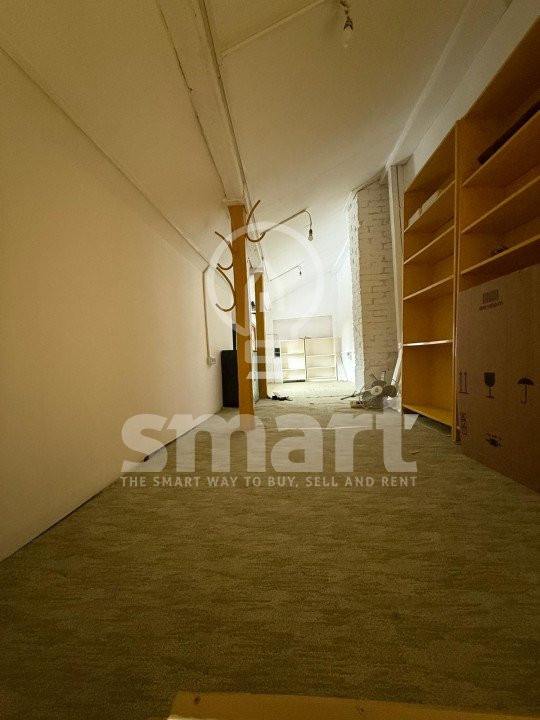 Casă în centrul istoric cu spațiu comercial și parcare proprie Zona 0