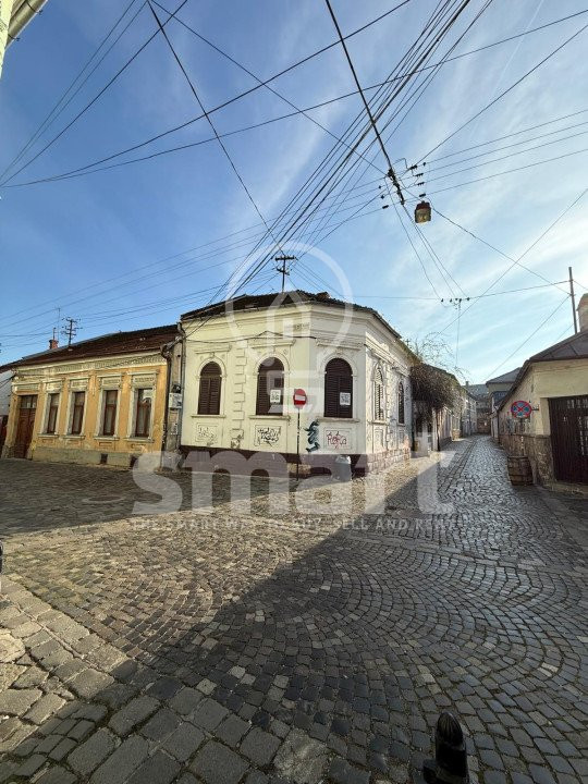 Casă în centrul istoric cu spațiu comercial și parcare proprie Zona 0