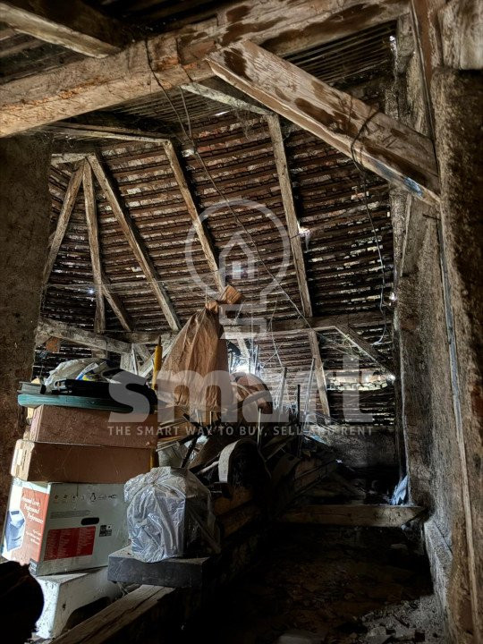 Casă în centrul istoric cu spațiu comercial și parcare proprie Zona 0