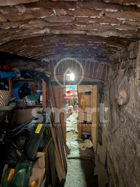 Casă în centrul istoric cu spațiu comercial și parcare proprie Zona 0