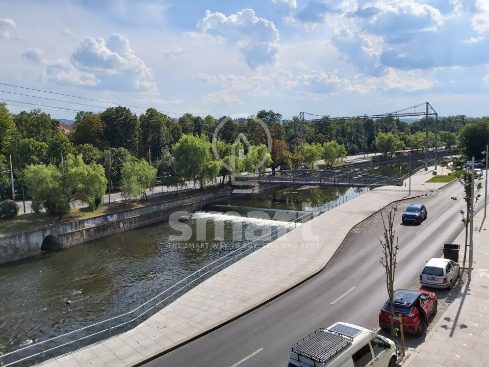 Apartament 3 camere | Prima închiriere | Ultracentral  Vedere spre Parc 