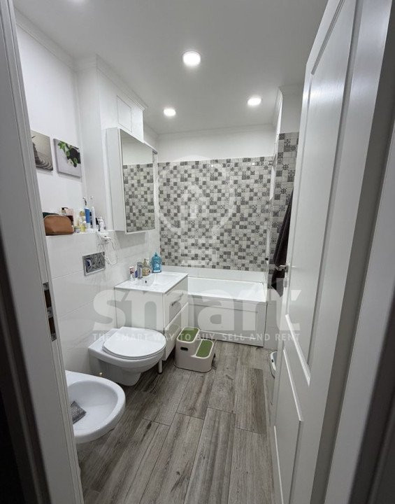 Apartament 3 camere 65 mp decomandat parter spații depozitare zonă excelentă
