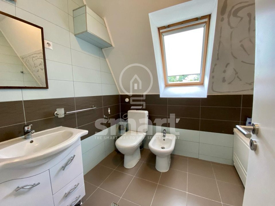 Apartament 3 camere Andrei Mureșanu tip vilă parcare curte zonă liniștită