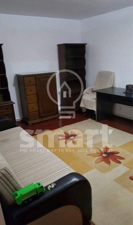 Apartament 2 camere decomandat etaj 3 balcon închis parcare zonă excelentă