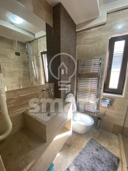 Apartament 3 camere centru Strada Republicii  Casa de Cultura parcare curte 