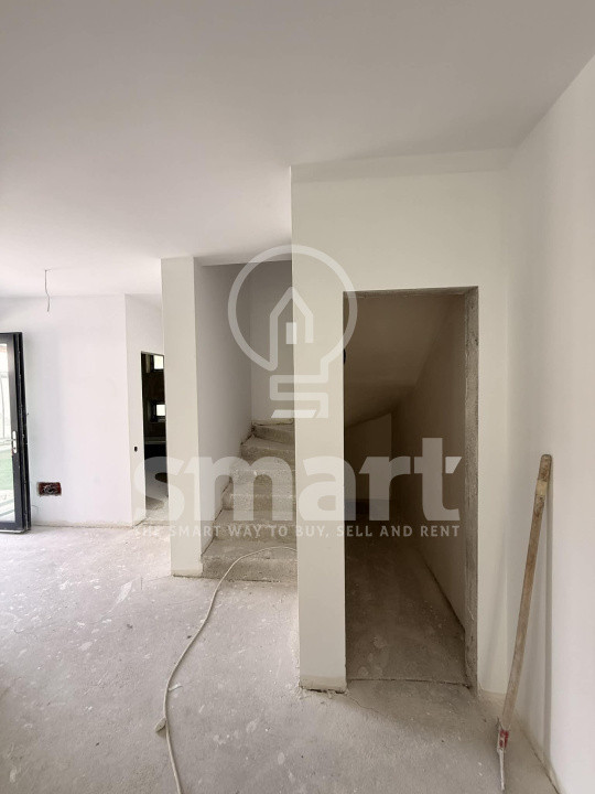 Duplex de vânzare 197 mp utili curte 241 mp Manastur zona Câmpului semifinisat 