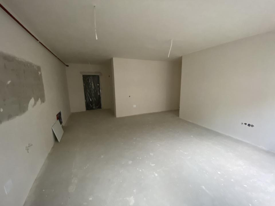 Apartament 2 camere BLOC NOU zona Vivo Floresti 