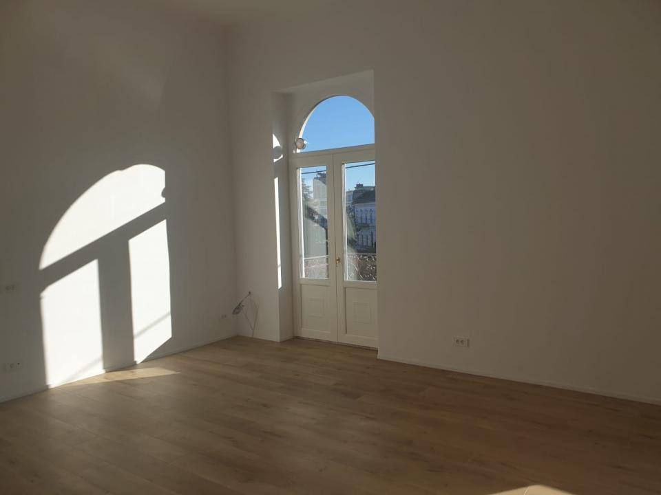 Apartament istoric ultracentral, view superb spre Piața Mihai Viteazu
