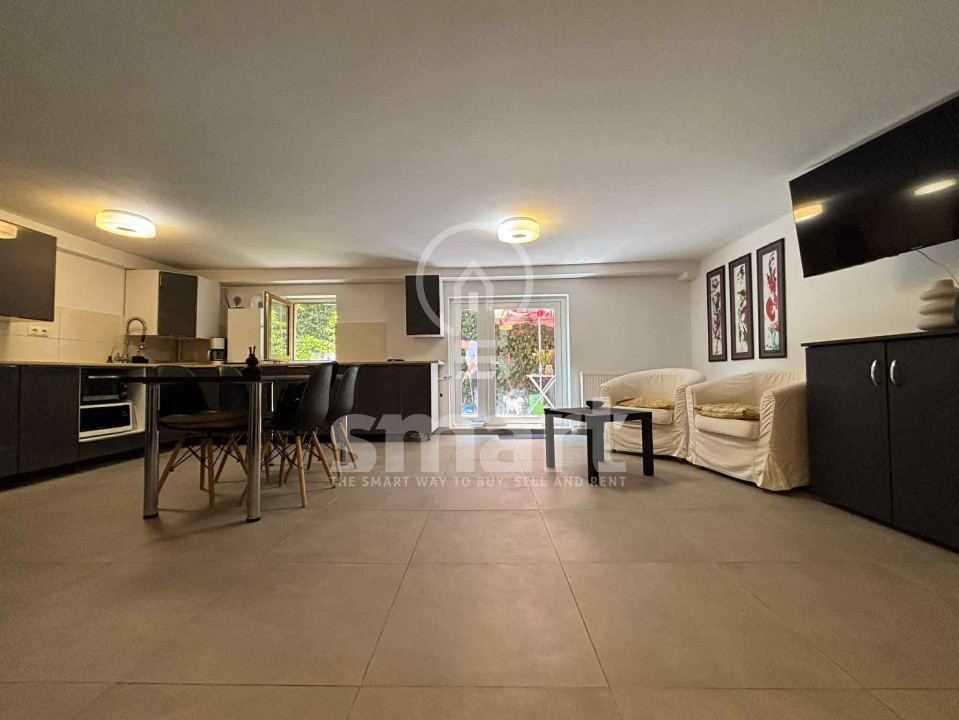 Apartament cu 3 camere curte proprie și parcare de vanzare zona str Campului