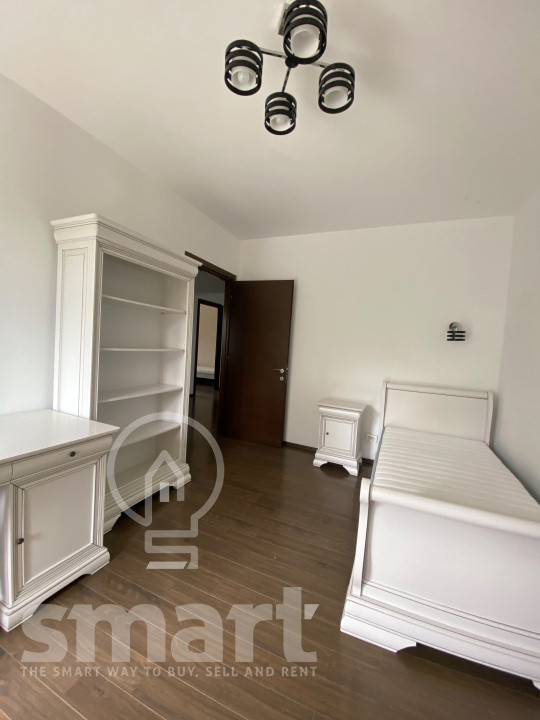 Apartament 4 camere 134mp Plopilor bloc semiluna 