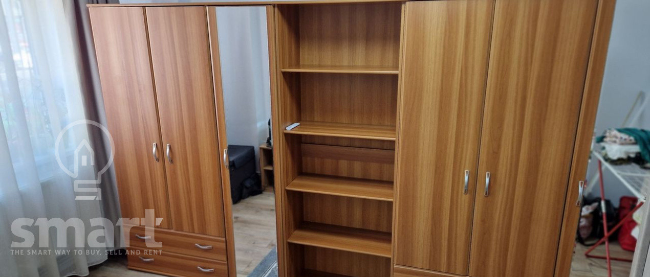 Apartament 3 camere de vanzare complet renovat zona centrala Horea