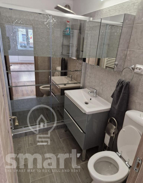 Apartament 3 camere de vanzare complet renovat zona centrala Horea