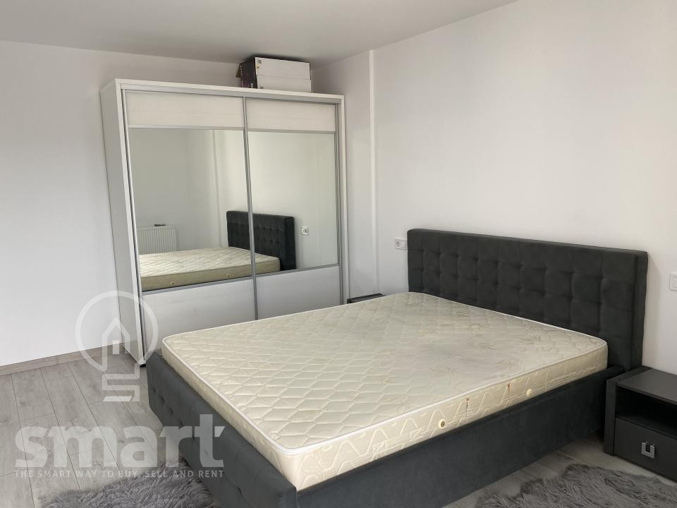 Apartament 3 camere cu parcare zona Vivo