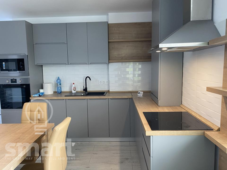 Apartament 3 camere cu parcare zona Vivo