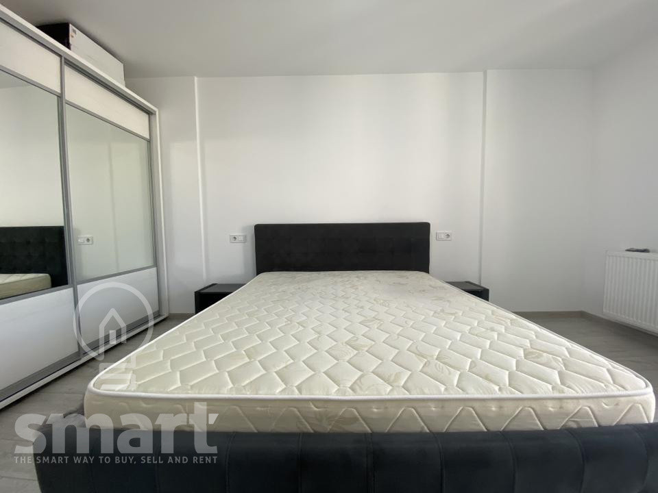 Apartament 3 camere cu parcare zona Vivo