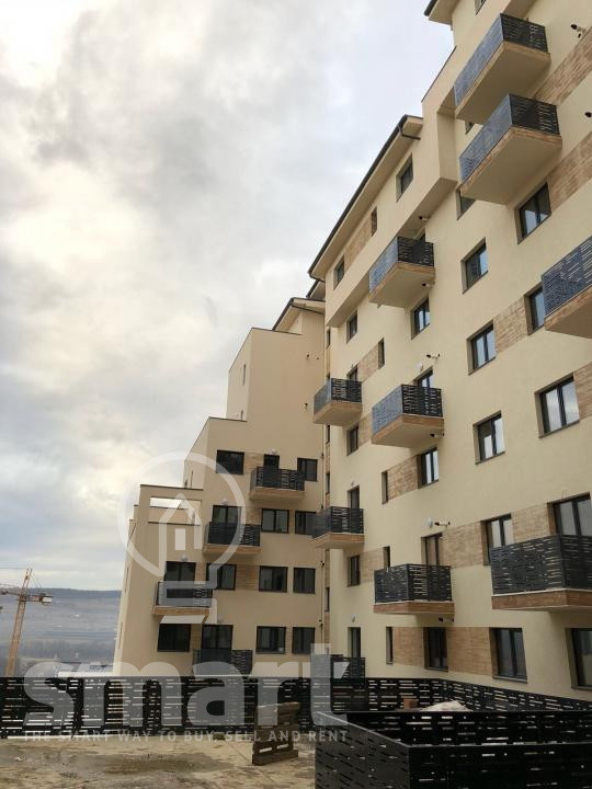 Apartament 3 camere cu parcare zona Vivo