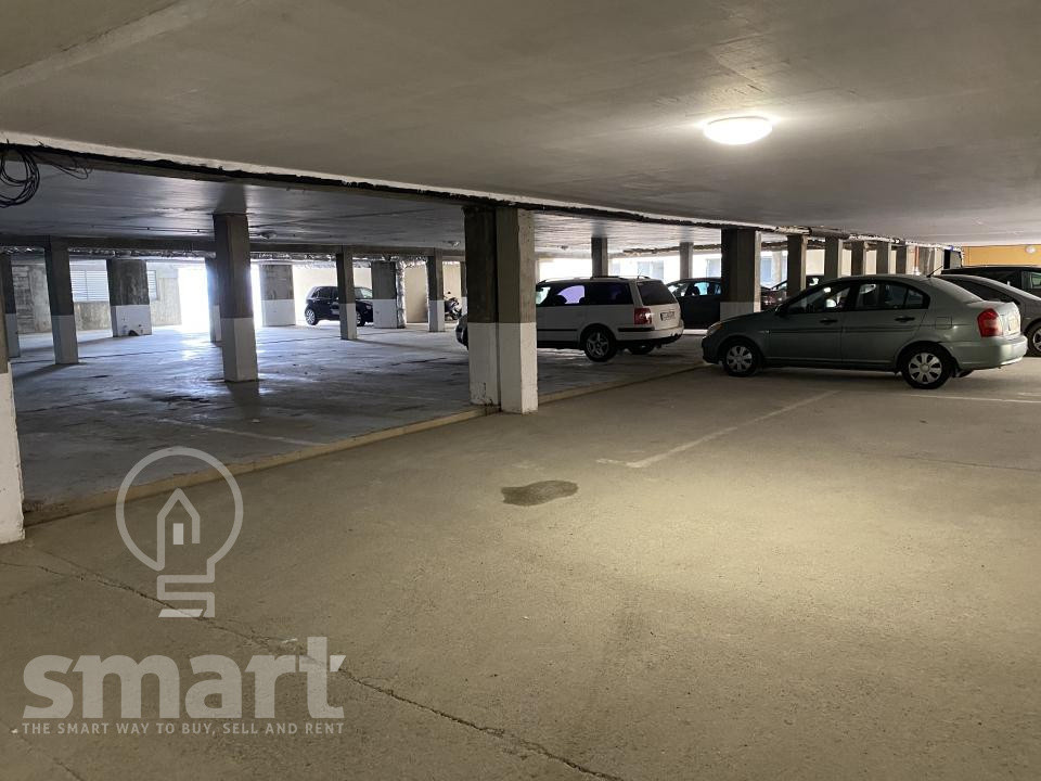 Apartament 3 camere cu parcare zona Vivo
