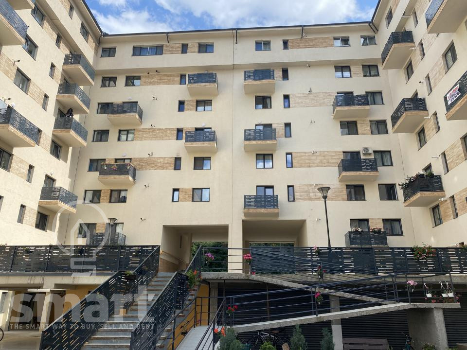 Apartament 3 camere cu parcare zona Vivo