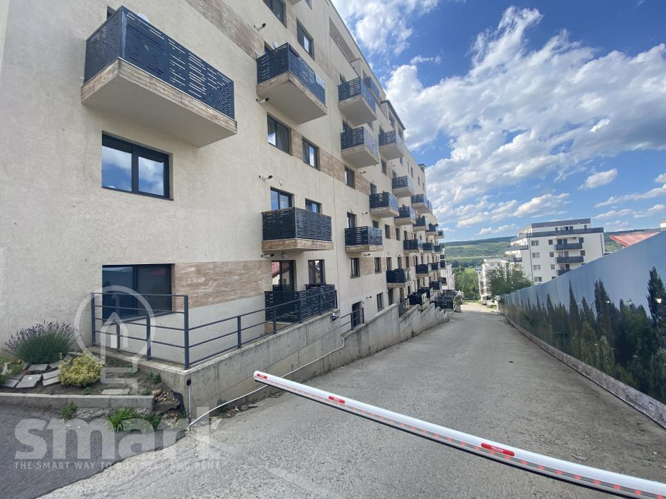 Apartament 3 camere cu parcare zona Vivo