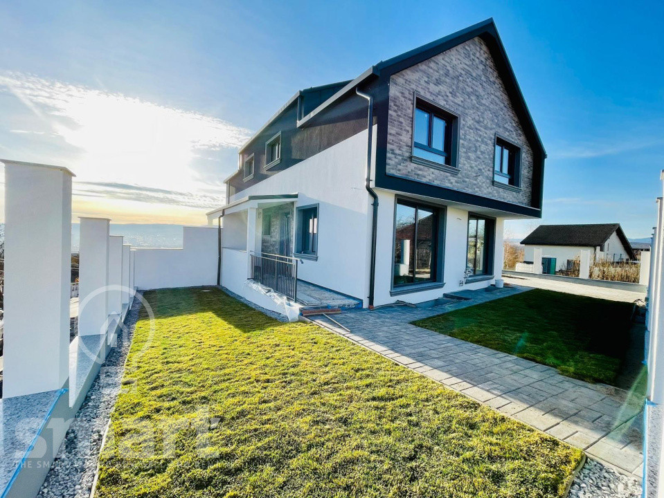 Duplex premium de vanzare cu panorama asupra orasului Dambu Rotund