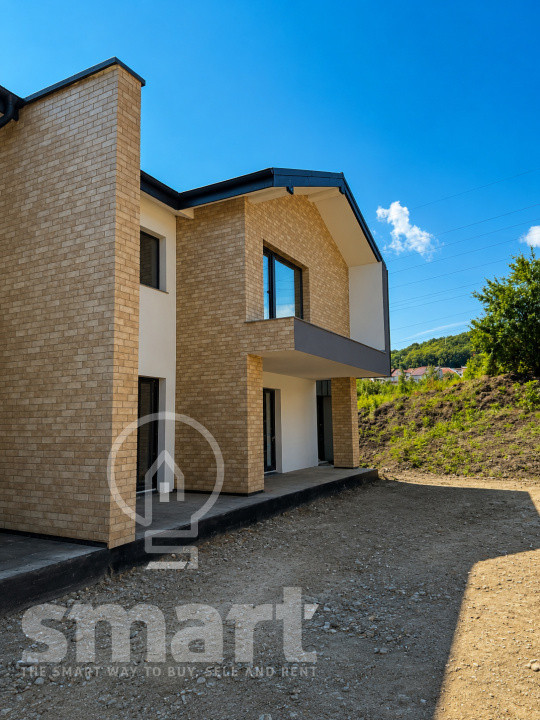 Duplex de vanzare 4 camere 142 mp utili 260 mp teren Manastur zona Campului