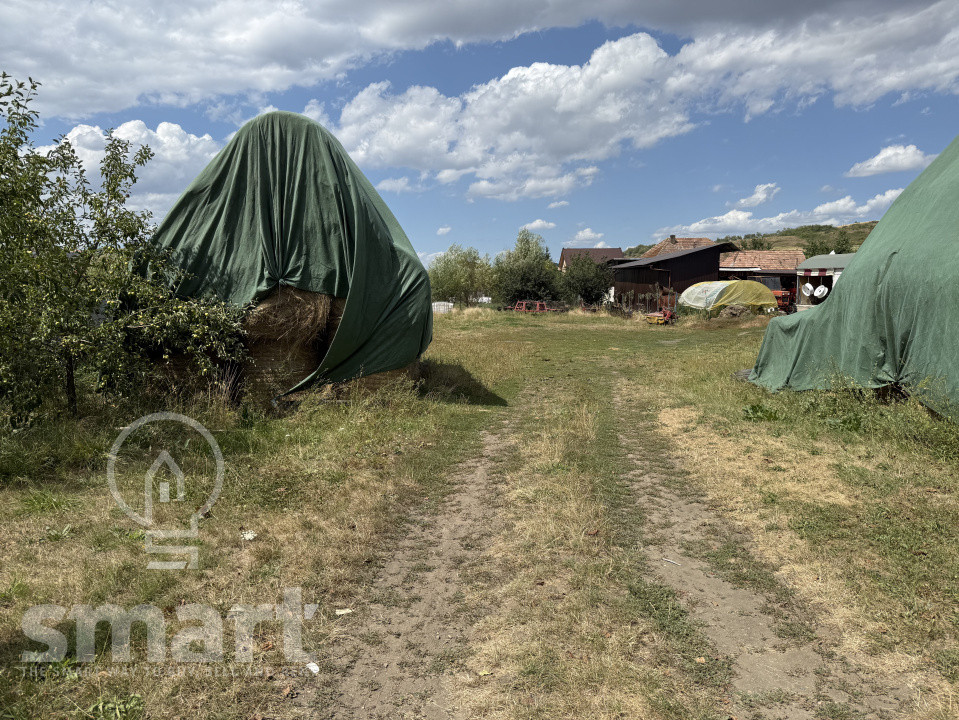 Teren intravilan de vânzare 1.483 mp în centrul satului Pata Cluj