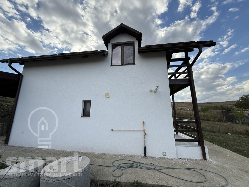 Casa P+M finalizata cu CF teren 573mp Campenesti