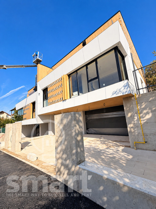 Duplex premium de vanzare Europa  zona Zorilor garaj  