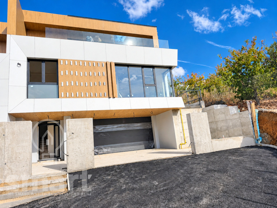Duplex premium de vanzare Europa  zona Zorilor garaj  