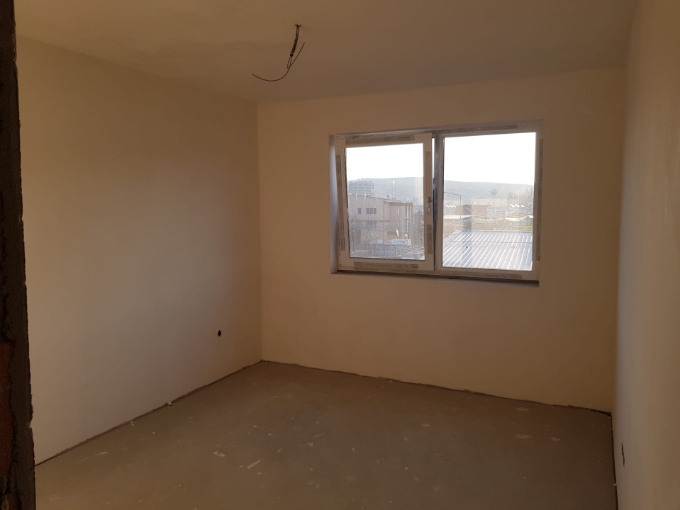 Apartament 3 camere 68 mp BLOC NOU CU CF Dambul Rotund 