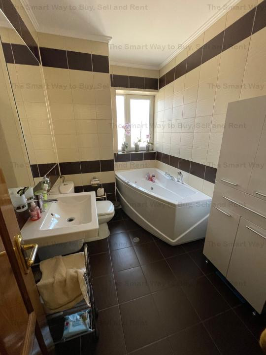 Apartament 4 camere, scara interioara , zona Muzeul Apei