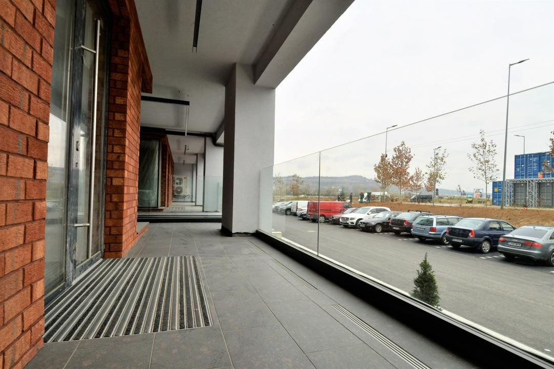 Spatiu comercial de inchiriat zona Vivo 142mp